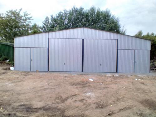 Garaż 12m x 7m czterostanowiskowy. Wjazd 2.8m